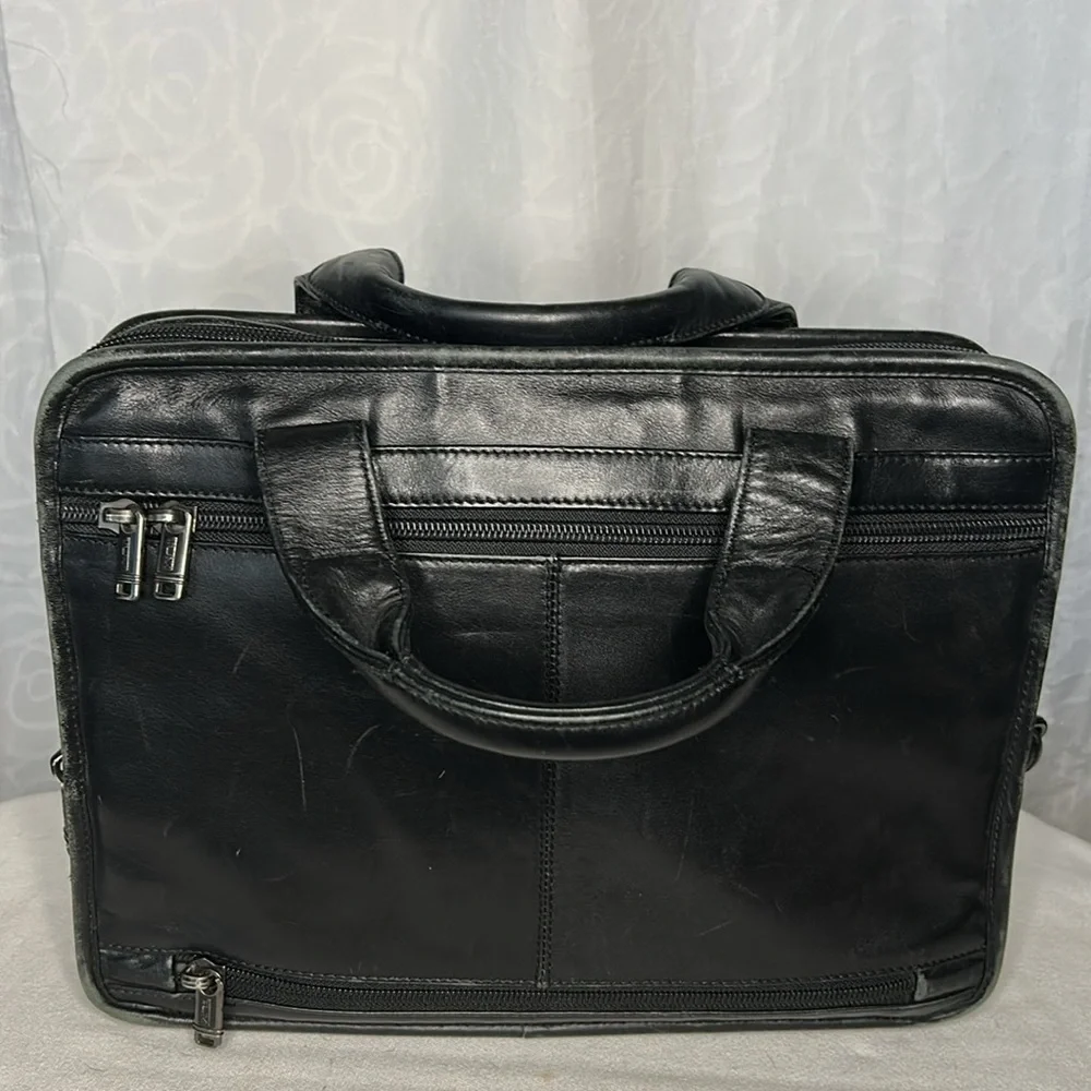 TUMI Rare black Alpha leather laptop briefcase messenger bag. Detach straps.